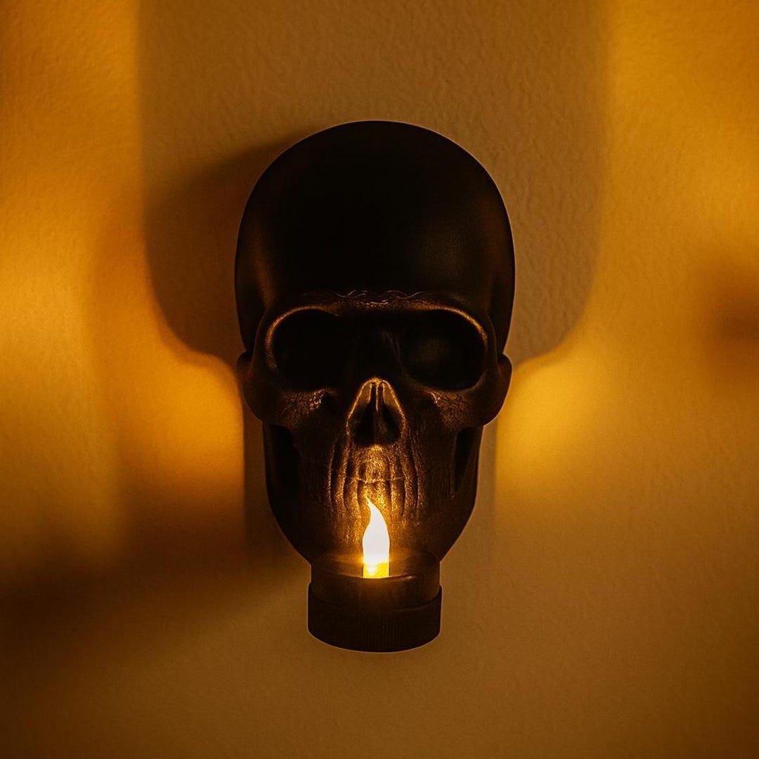 3D-Printed Skull Wall Sconce – Gothic Halloween Decor